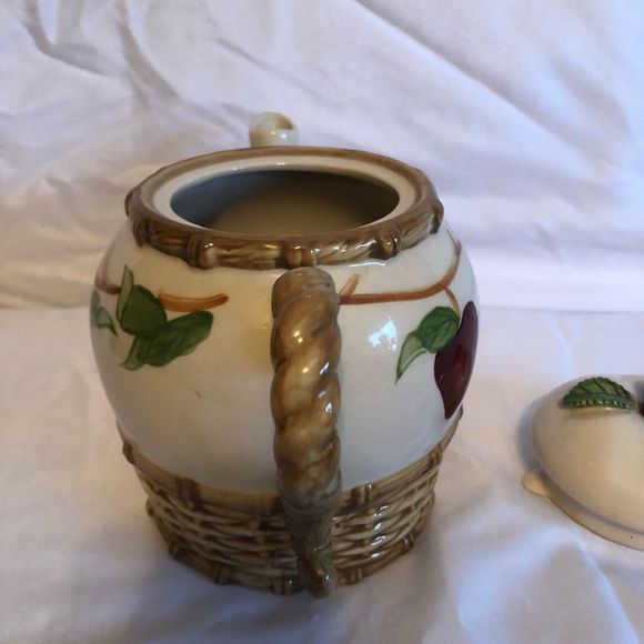 Vintage Apple tea pot - Picture 3 of 11